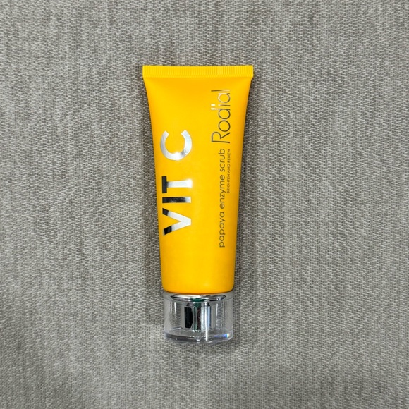 *NEW* Rodial Vit C Papaya Enzyme Scrub - Picture 5 of 9